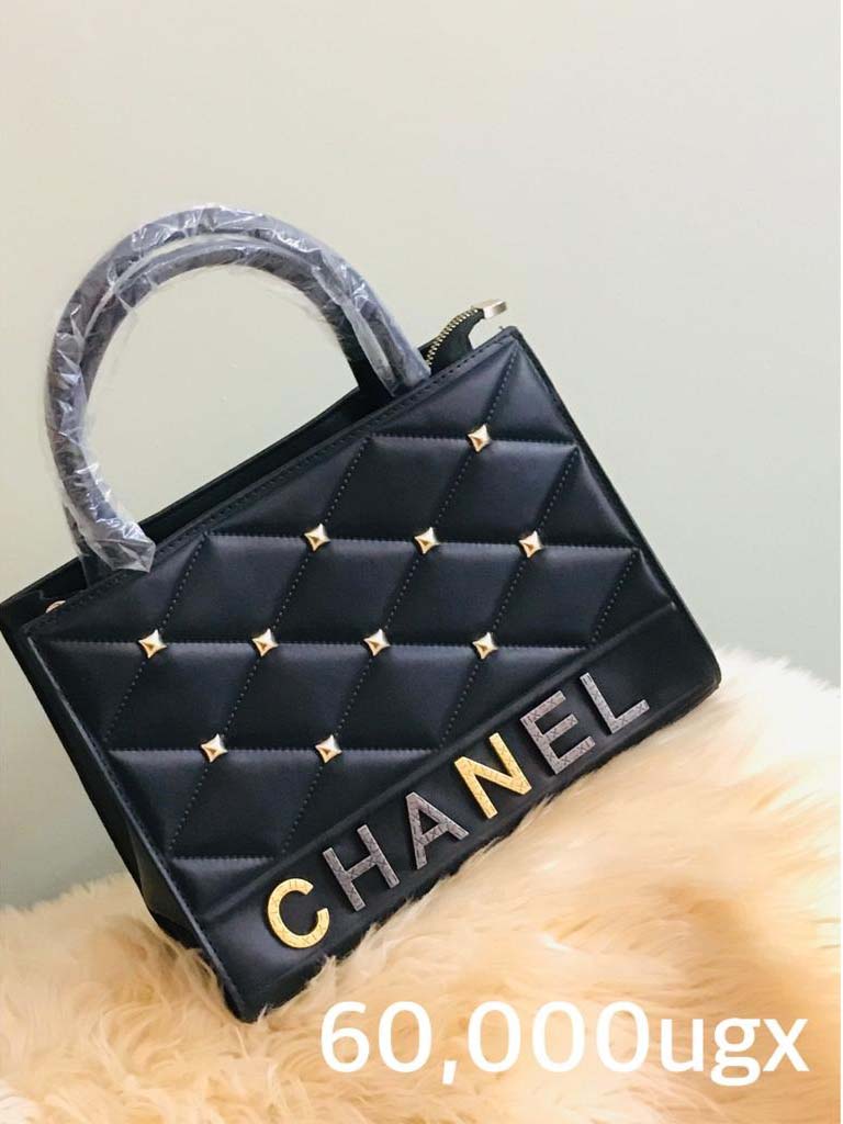 Handbags for Sale in Kampala Uganda. Designer Stylish and Trendy Ladies' Handbags | Women's Bags | Birthday Gift Bags | Order Now for Delivery in Kampala. Calls: +256 781 712 913, Whatsapp: +256 756 758 081. Prettybags, We sell/supply and deliver fashionable womens' bags/ladies' handbags for all events and occasions/women party bags, office bags when you order with us online/call. We are located in Naalya Estate next to Naalya Estate Supermarket 'aka' Lucky7 Supermarket Wakiso Uganda, Ugabox