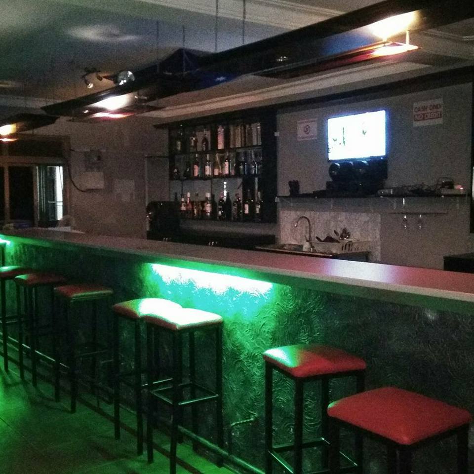 Three Monkeys Bar and Lounge Kabalagala Kampala Uganda, Good food in Kampala, Food & Drink, Top Bar, Top Restaurant, Lounge, Top Bar and Lounge, Cool night out, Business hangouts, Corporate Venues, Corporate hangouts, Beer, Wine, Spirits, Cocktail bar, Sports Bar, Amazing Beer prices, Cheap Beer, Great Place to Drink after work, Gins and local beers, Grilled food and wood-fired pizzas, Chatting and Drinking, Chilling with friends and mates, Date night, Eating and Drinking, Birthday & Private parties, Drinking and Dancing, Cocktail Bar, Lounge Bar, Party Bar, Kampala Pub, Cool DJs, Lively Music, Great Beer Drink Out, Tasteful Delicious food in Kampala, Amazing Drinking Venue in Kampala Uganda, Ugabox