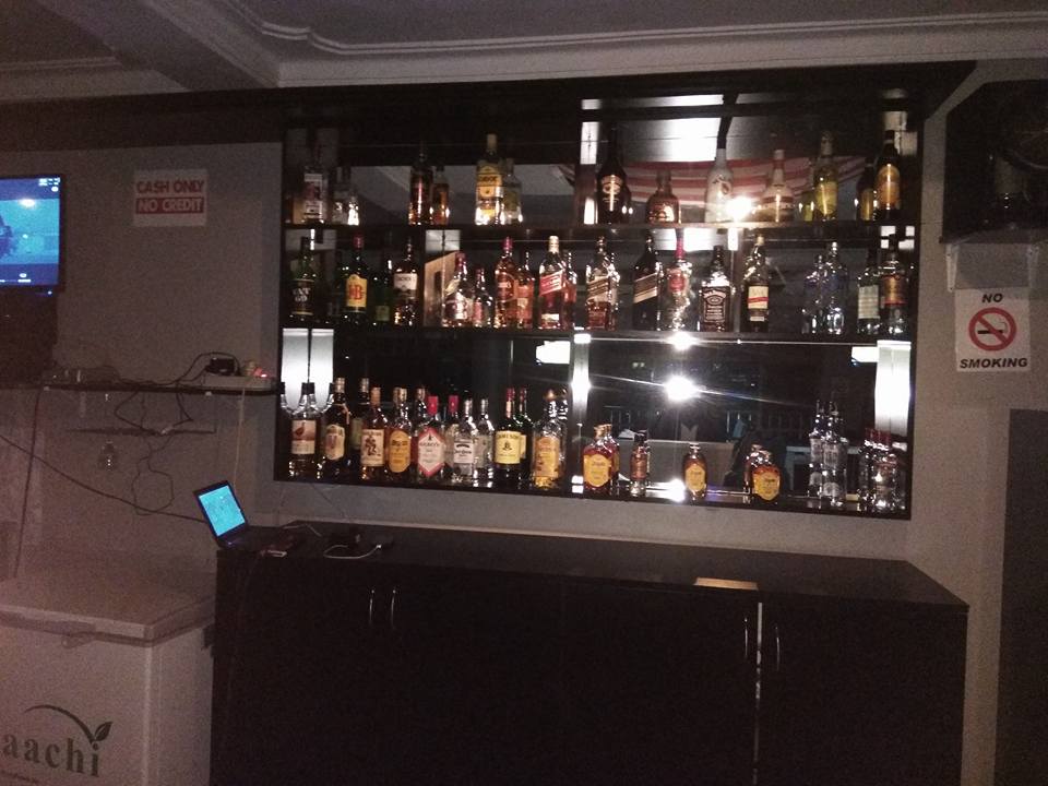Three Monkeys Bar and Lounge Kabalagala Kampala Uganda, Good food in Kampala, Food & Drink, Top Bar, Top Restaurant, Lounge, Top Bar and Lounge, Cool night out, Business hangouts, Corporate Venues, Corporate hangouts, Beer, Wine, Spirits, Cocktail bar, Sports Bar, Amazing Beer prices, Cheap Beer, Great Place to Drink after work, Gins and local beers, Grilled food and wood-fired pizzas, Chatting and Drinking, Chilling with friends and mates, Date night, Eating and Drinking, Birthday & Private parties, Drinking and Dancing, Cocktail Bar, Lounge Bar, Party Bar, Kampala Pub, Cool DJs, Lively Music, Great Beer Drink Out, Tasteful Delicious food in Kampala, Amazing Drinking Venue in Kampala Uganda, Ugabox