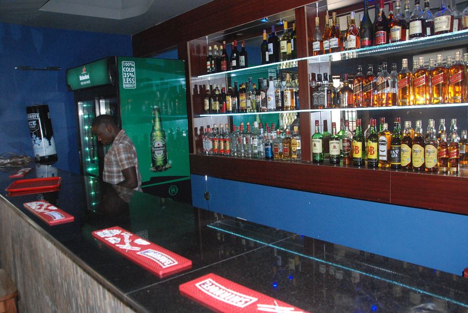 Trendz Lounge Bugolobi Kampala Uganda, Good food in Kampala, Food & Drink, Top Bar, Top Restaurant, Lounge, Top Bar and Lounge, Cool night out, Business hangouts, Corporate Venues, Corporate hangouts, Beer, Wine, Spirits, Cocktail bar, Sports Bar, Amazing Beer prices, Cheap Beer, Great Place to Drink after work, Gins and local beers, Grilled food and wood-fired pizzas, Chatting and Drinking, Chilling with friends and mates, Date night, Eating and Drinking, Birthday & Private parties, Drinking and Dancing, Cocktail Bar, Lounge Bar, Party Bar, Kampala Pub, Cool DJs, Lively Music, Great Beer Drink Out, Tasteful Delicious food in Kampala, Amazing Drinking Venue in Kampala Uganda, Ugabox