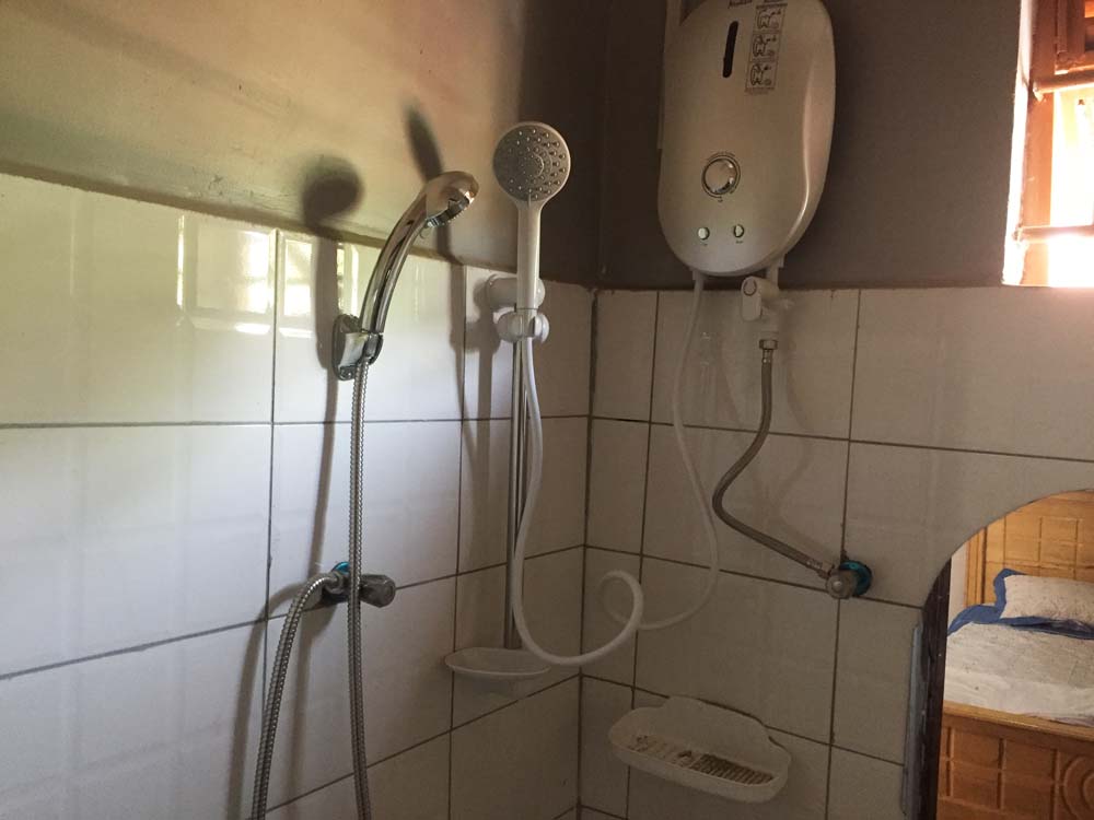 Bed and Breakfast in Kayunga Uganda. BM Country Side Inn Kayunga Uganda. Clean Secure Lodge Accommodation Services in Kayunga with Self Contained Rooms with DSTV and Internet/Wifi Near Kayunga Hospital, Ideal for Corporates/Tourists/Travellers in Eastern Part of Uganda. Ugabox