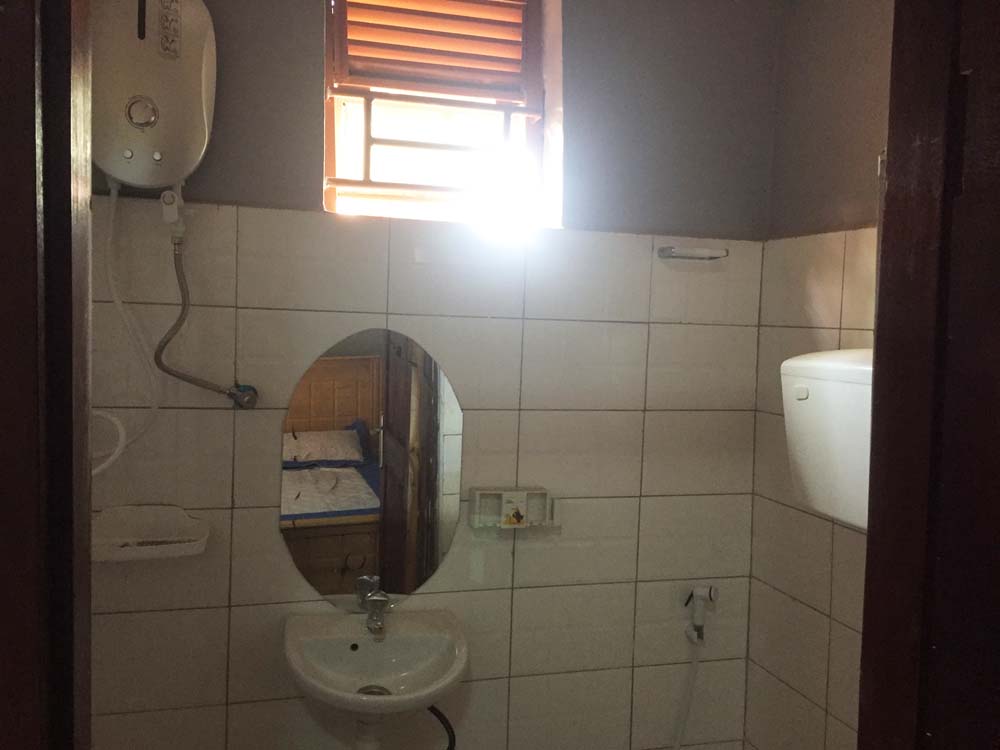 Bed and Breakfast in Kayunga Uganda. BM Country Side Inn Kayunga Uganda. Clean Secure Lodge Accommodation Services in Kayunga with Self Contained Rooms with DSTV and Internet/Wifi Near Kayunga Hospital, Ideal for Corporates/Tourists/Travellers in Eastern Part of Uganda. Ugabox