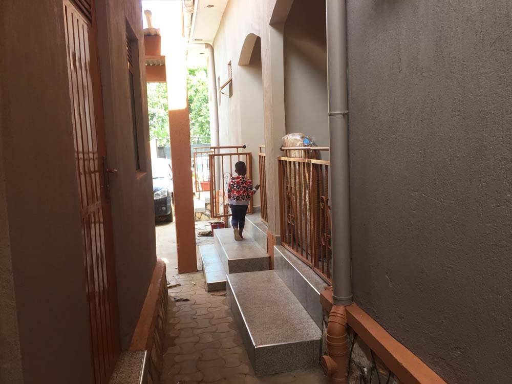 Bed and Breakfast in Kayunga Uganda. BM Country Side Inn Kayunga Uganda. Clean Secure Lodge Accommodation Services in Kayunga with Self Contained Rooms with DSTV and Internet/Wifi Near Kayunga Hospital, Ideal for Corporates/Tourists/Travellers in Eastern Part of Uganda. Ugabox
