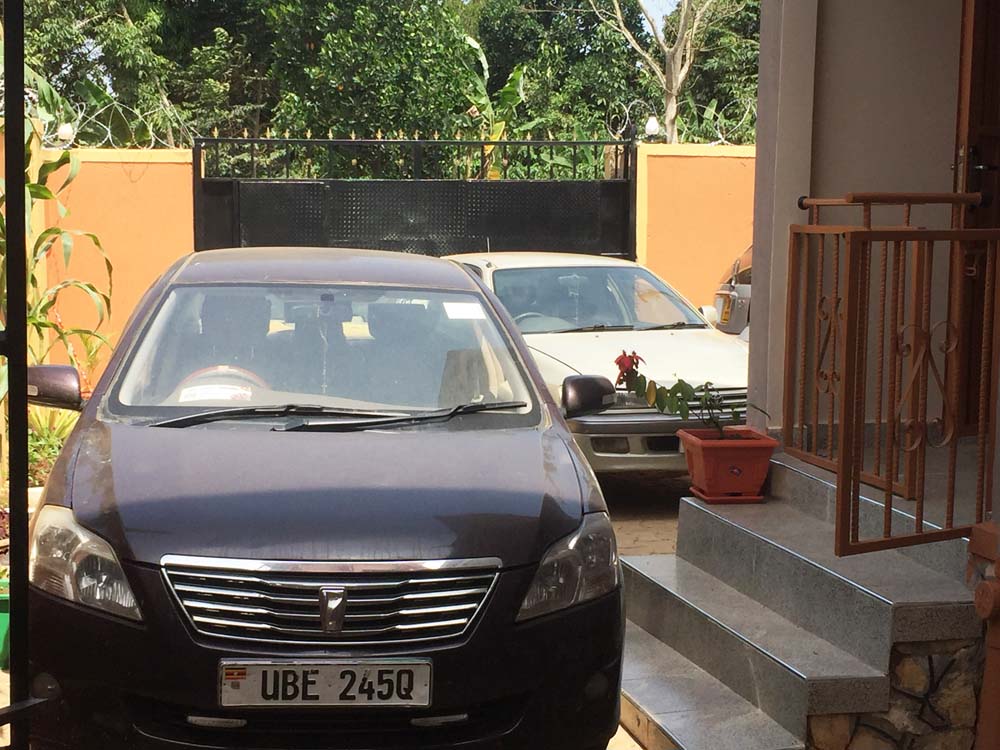 Bed and Breakfast in Kayunga. BM Country Side Inn Kayunga Uganda. Clean Secure Lodge Accommodation Services in Kayunga with Self Contained Rooms with DSTV and Internet/Wifi Near Kayunga Hospital Ideal for Corporates/Tourists/Travellers in Eastern Part of Uganda. Ugabox