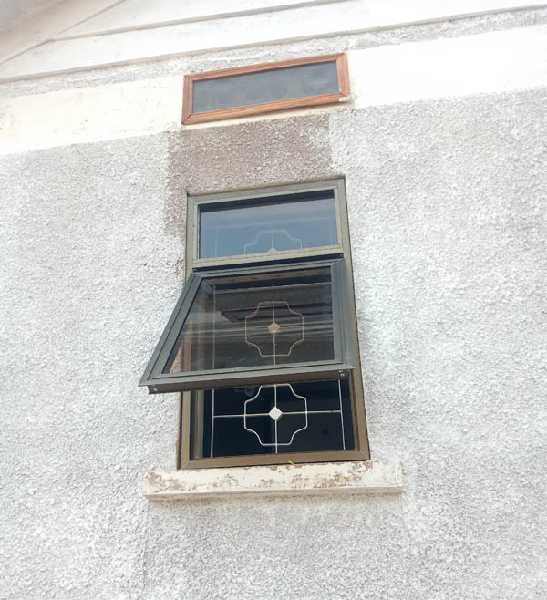 Aluminium Profile Projected Windows in Kampala Uganda, Aluminium Design Works/Installation and Glass Works in Uganda, Luxury Aluminium and Glass Solutions Uganda, Ugabox