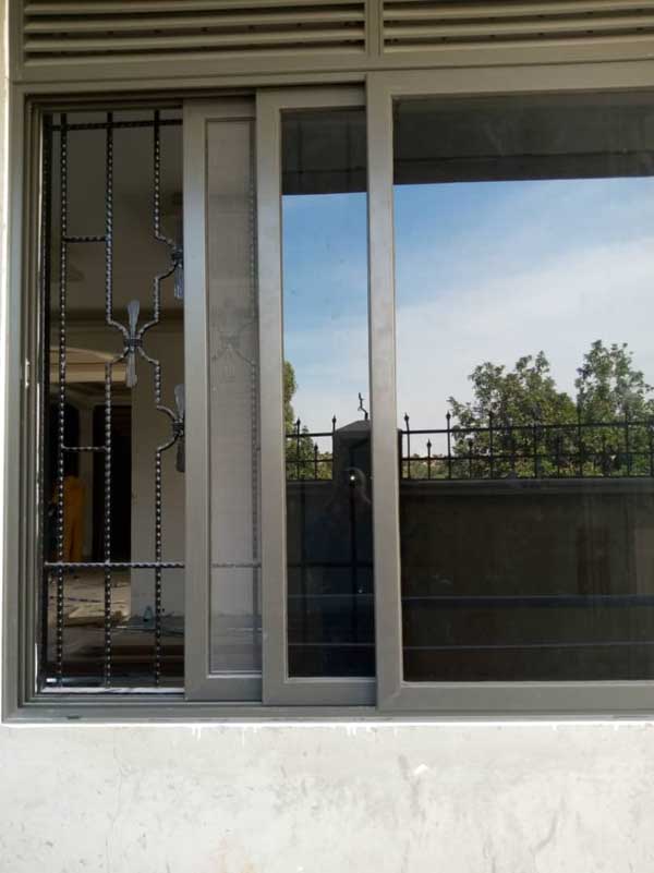 Aluminium Profile Sliding and Fixed Windows in Kampala Uganda, Aluminium Design Works/Installation and Glass Works in Uganda, Luxury Aluminium and Glass Solutions Uganda, Ugabox