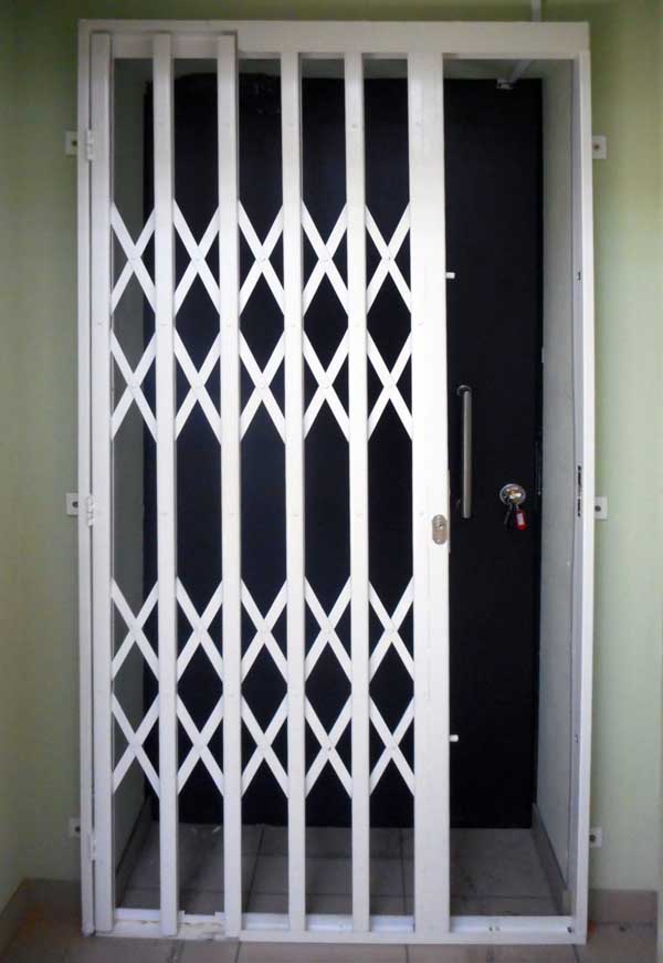 Collapsible Steel Doors in Kampala Uganda, Metal Fabrication and Steel Works in Uganda, Aluminium Design Works/Installation and Glass Works in Uganda, Luxury Aluminium and Glass Solutions Uganda, Ugabox