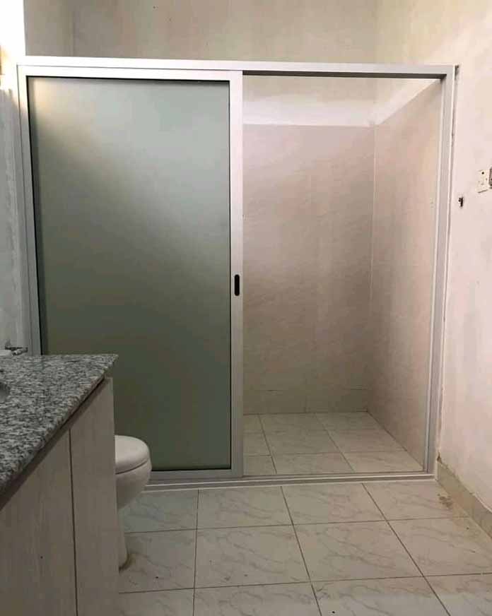 Shower Cabins in Kampala Uganda, Aluminium Shower Cabins in Uganda, Aluminium Design Works/Installation and Glass Works in Uganda, Luxury Aluminium and Glass Solutions Uganda, Ugabox