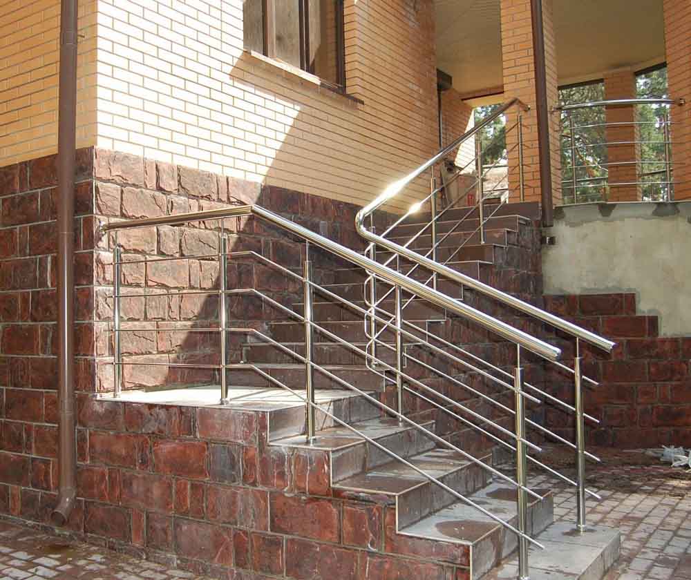 Stainless Steel Rails in Kampala Uganda, Metal Works/Steel Works in Uganda, Aluminium Design Works/Installation and Glass Works in Uganda, Luxury Aluminium and Glass Solutions Uganda, Ugabox