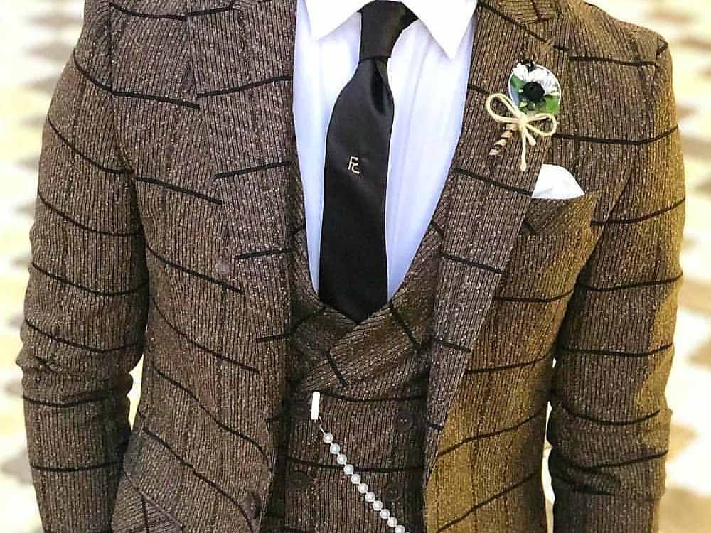 Dickson Tailor Uganda for: Tailored Men's Suits, Wedding Suits, Prom Suits, Bespoke Suits And Clothing, Custom Tailor Made Fitting Suits in Kampala Uganda, Ugabox