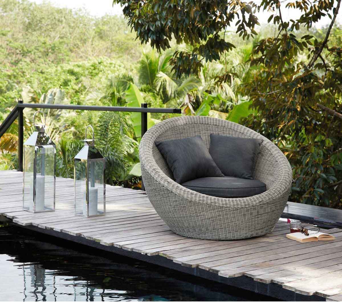 Garden and Outdoor Furniture for Sale in Kampala Uganda. Home, Bar, Restaurant, Hotel Garden Furniture Supplier in Uganda. Balcony Furniture, Patio Furniture in Uganda, Resin Wicker, All Weather Wicker Furniture in Uganda, Outdoor and Garden Furniture Manufacturer in Uganda. Chrome Outdoor Furniture Uganda, Ugabox