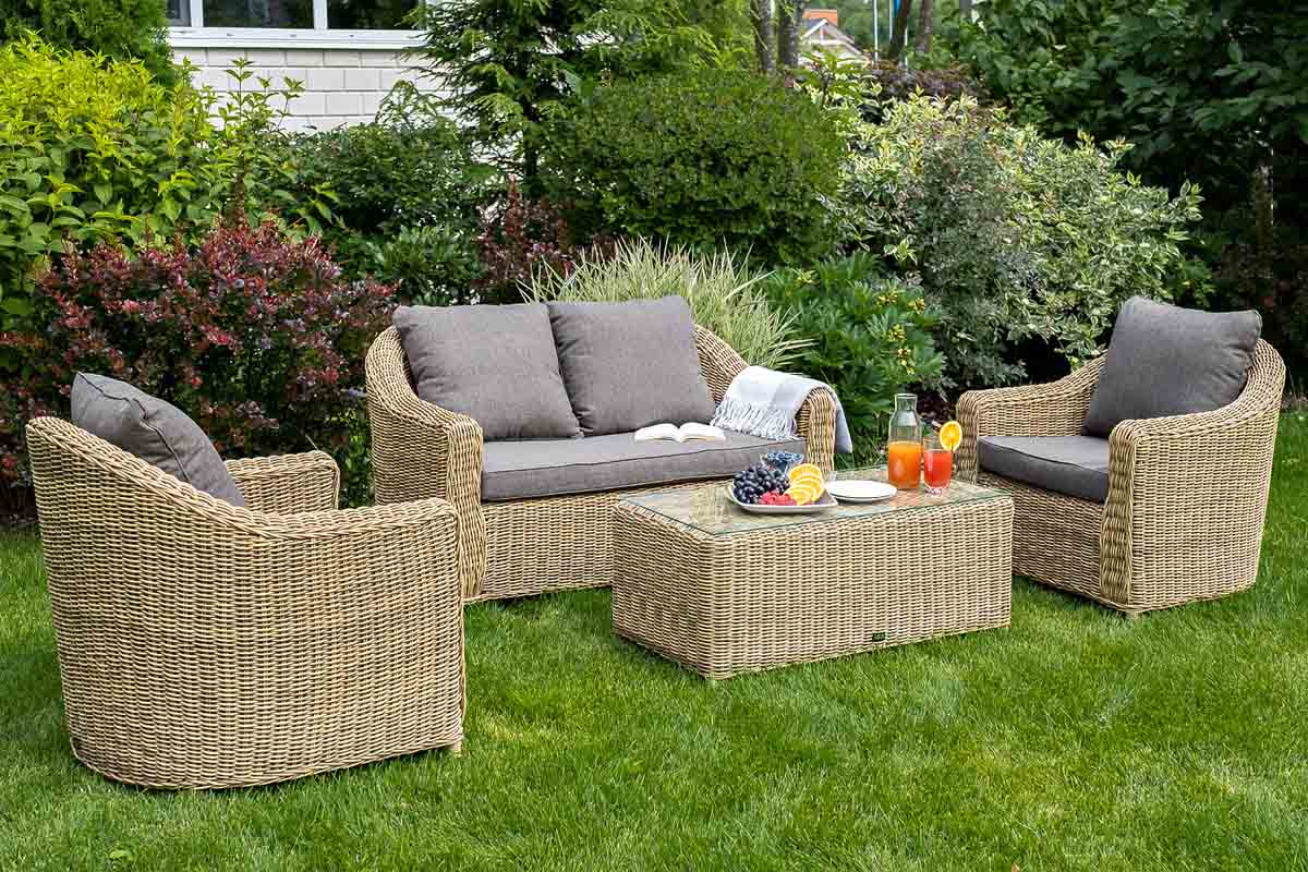 Garden and Outdoor Furniture for Sale in Kampala Uganda. Home, Bar, Restaurant, Hotel Garden Furniture Supplier in Uganda. Balcony Furniture, Patio Furniture in Uganda, Resin Wicker, All Weather Wicker Furniture in Uganda, Outdoor and Garden Furniture Manufacturer in Uganda. Chrome Outdoor Furniture Uganda, Ugabox