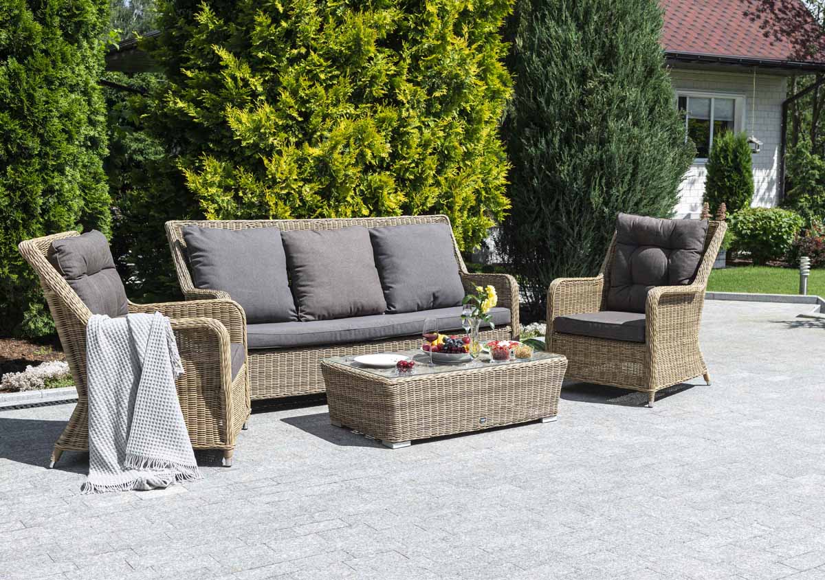 Garden and Outdoor Furniture for Sale in Kampala Uganda. Home, Bar, Restaurant, Hotel Garden Furniture Supplier in Uganda. Balcony Furniture, Patio Furniture in Uganda, Resin Wicker, All Weather Wicker Furniture in Uganda, Outdoor and Garden Furniture Manufacturer in Uganda. Chrome Outdoor Furniture Uganda, Ugabox