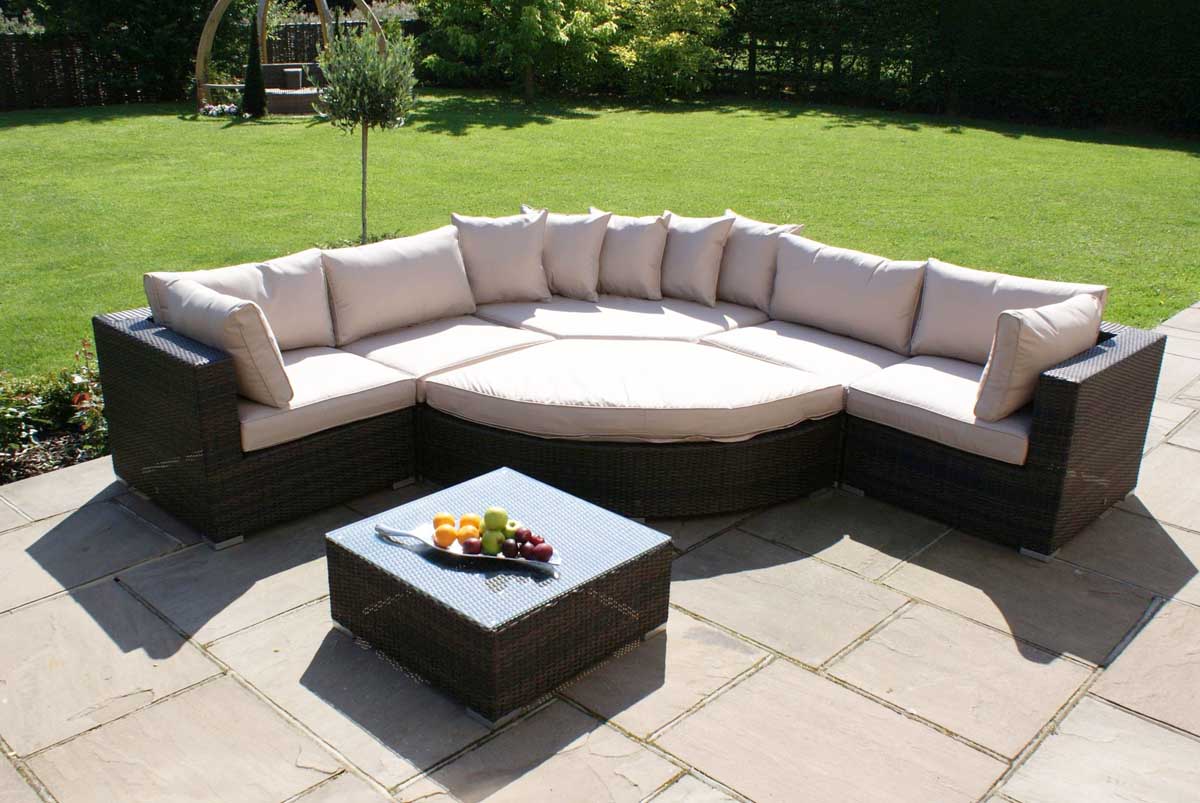 Garden and Outdoor Furniture for Sale in Kampala Uganda. Home, Bar, Restaurant, Hotel Garden Furniture Supplier in Uganda. Balcony Furniture, Patio Furniture in Uganda, Resin Wicker, All Weather Wicker Furniture in Uganda, Outdoor and Garden Furniture Manufacturer in Uganda. Chrome Outdoor Furniture Uganda, Ugabox