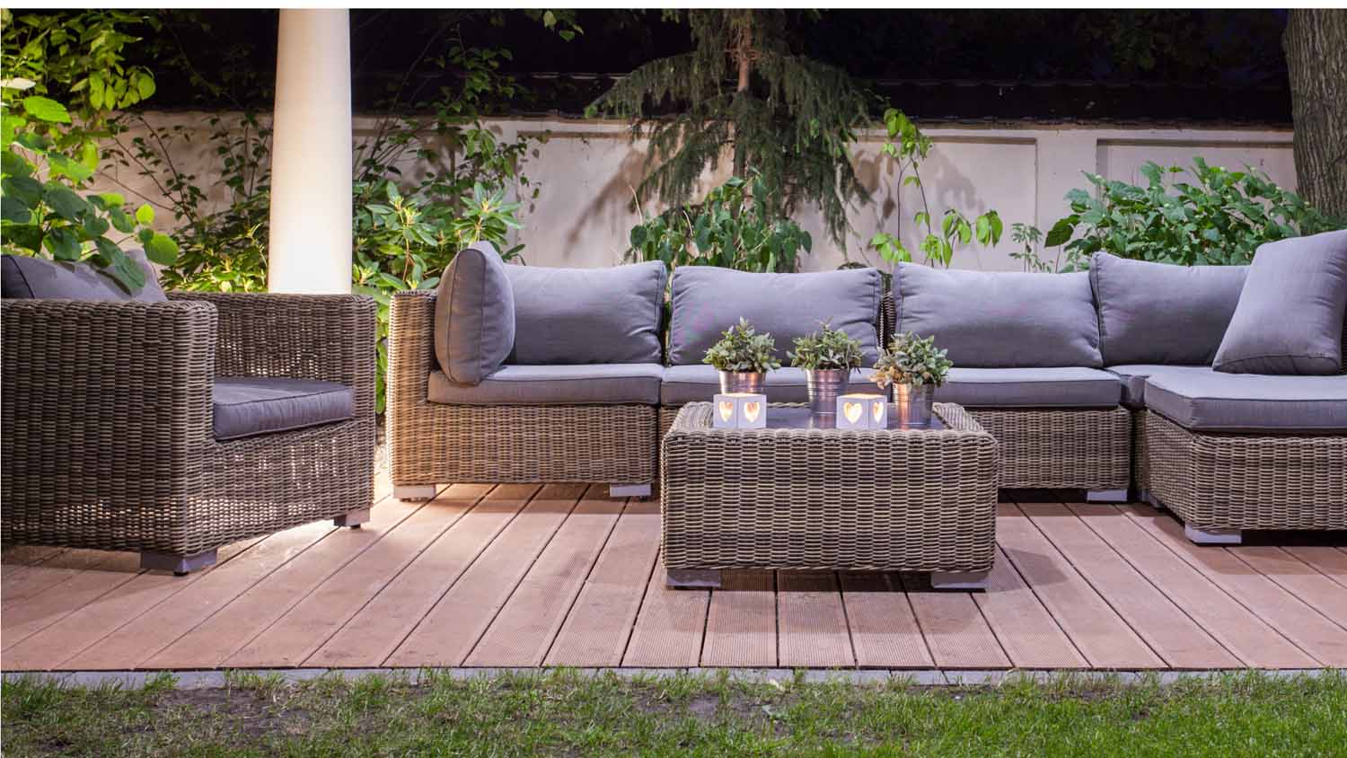 Garden and Outdoor Furniture for Sale in Kampala Uganda. Home, Bar, Restaurant, Hotel Garden Furniture Supplier in Uganda. Balcony Furniture, Patio Furniture in Uganda, Resin Wicker, All Weather Wicker Furniture in Uganda, Outdoor and Garden Furniture Manufacturer in Uganda. Chrome Outdoor Furniture Uganda, Ugabox