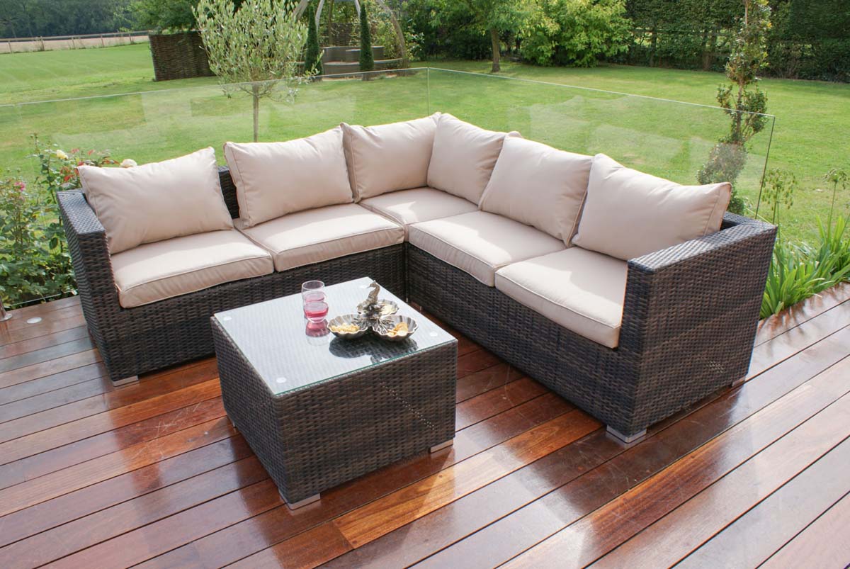Garden and Outdoor Furniture for Sale in Kampala Uganda. Home, Bar, Restaurant, Hotel Garden Furniture Supplier in Uganda. Balcony Furniture, Patio Furniture in Uganda, Resin Wicker, All Weather Wicker Furniture in Uganda, Outdoor and Garden Furniture Manufacturer in Uganda. Chrome Outdoor Furniture Uganda, Ugabox