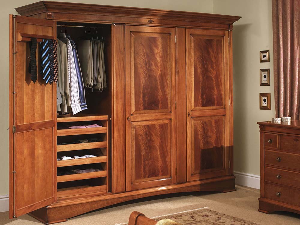 Wardrobes in Kampala Uganda, Modern House and Shop Wooden Wardrobes Maker, Home, Office and Hotel Furniture Uganda, Wood Furniture Manufacturer, Interior Design, Erimu Furniture Company Uganda, Ugabox