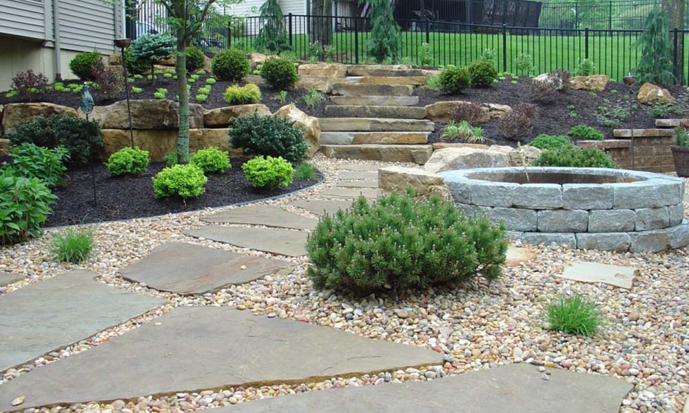 Iconic Hedges, Gardeners, Gardens, Kampala Uganda Gardening and Landscaping, Home Decor, Interior & Exterior Design, Herbs, Flowers, Flower Pots Kampala Uganda, Ugabox