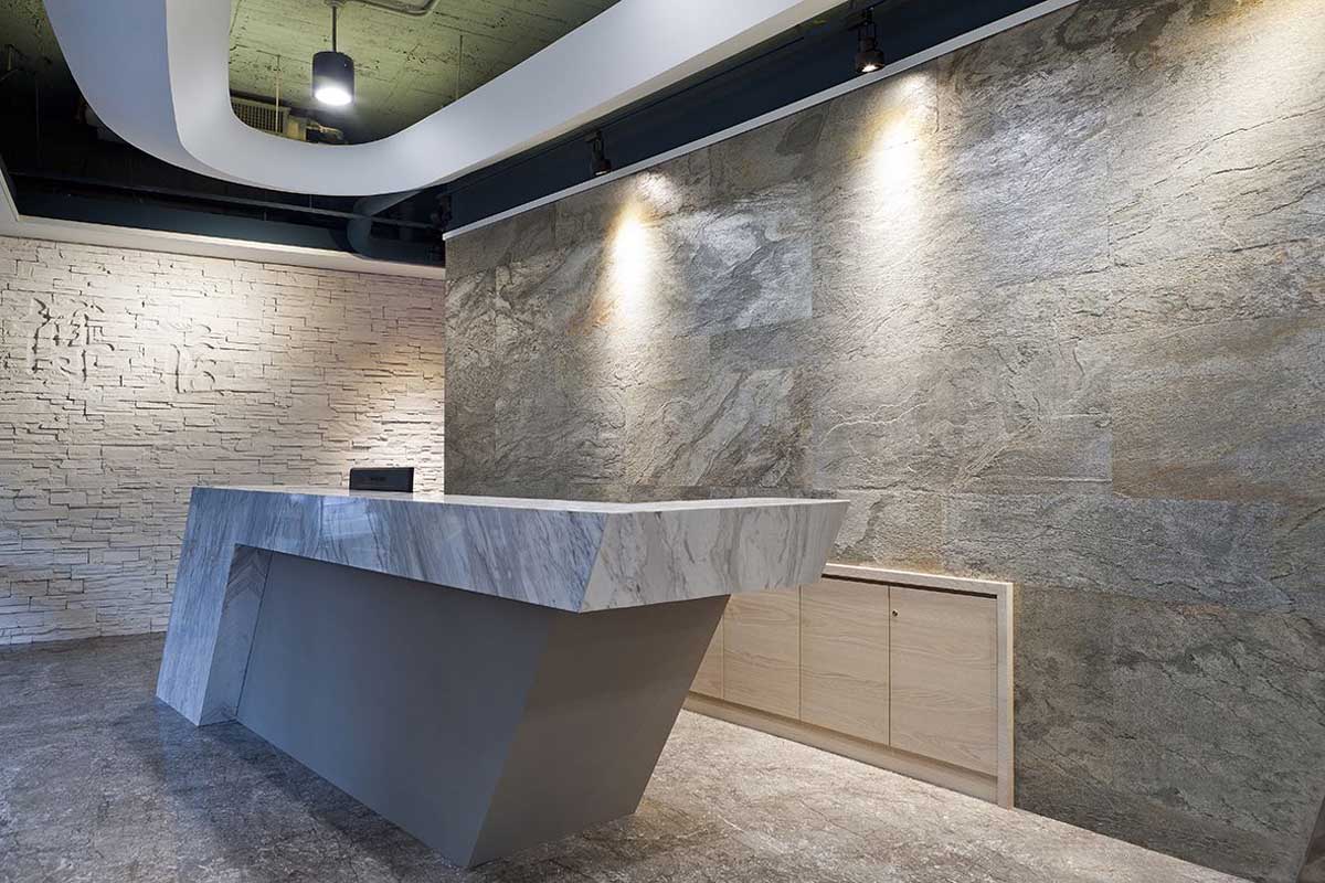 Granite/Marble Reception Desk/Counter/Worktop Installation Services in Kampala Uganda. Luxury Hotel And Office Stone Design And Installation Company in Uganda. Stone Design And Build, Installation, Granite/Marble Slabs-Tiles And Flooring Materials Supply in Uganda: Varni Granite, Marble And Terrazzo Uganda, Ugabox