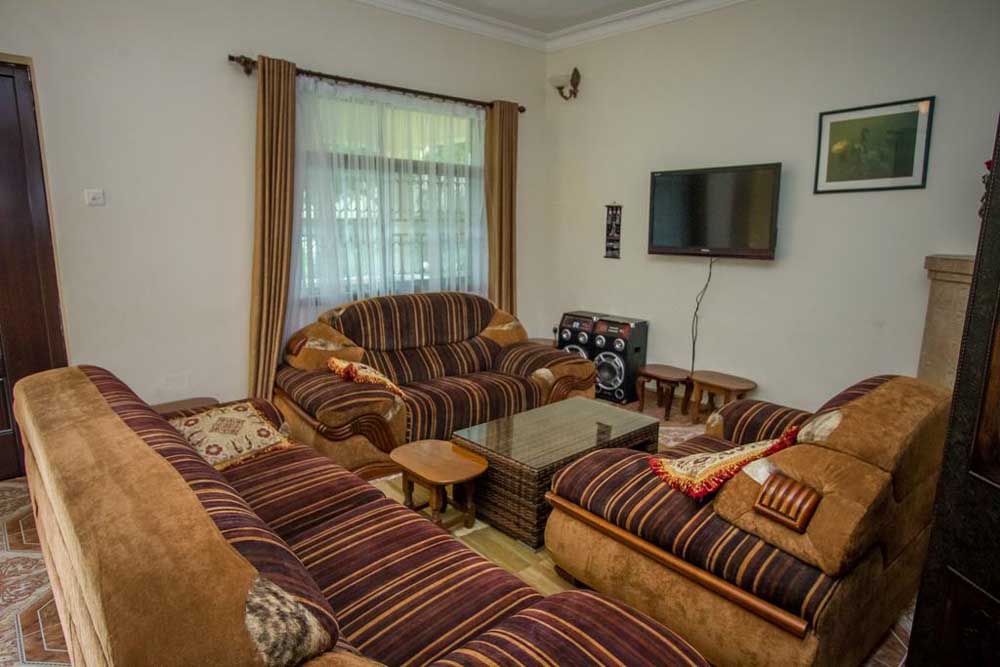 Tuzza Hotel Bushenyi, Top Accommodation, Restaurant, Bed & Breakfast, Bar, Workshops and Conference Venue, Beautiful Gardens for Events: Weddings & Private Parties, Birthday Parties, Resort 3 Star Hotel  in Bushenyi Uganda, Ugabox
