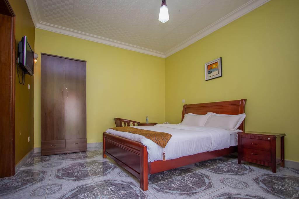 Tuzza Hotel Bushenyi, Top Accommodation, Restaurant, Bed & Breakfast, Bar, Workshops and Conference Venue, Beautiful Gardens for Events: Weddings & Private Parties, Birthday Parties, Resort 3 Star Hotel in Bushenyi Uganda, Ugabox