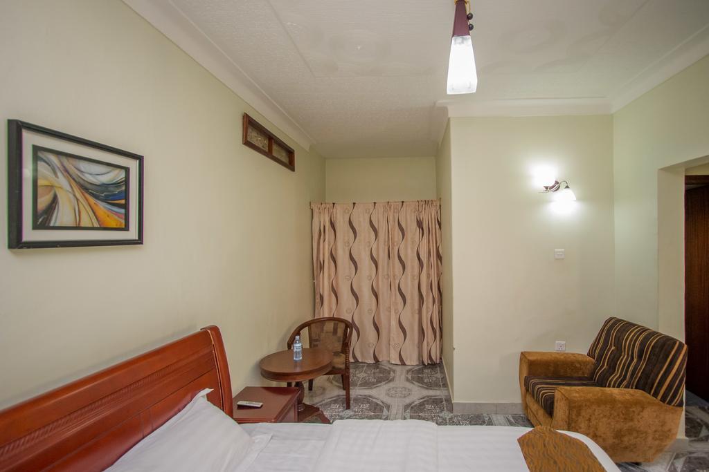 Tuzza Hotel Bushenyi, Top Accommodation, Restaurant, Bed & Breakfast, Bar, Workshops and Conference Venue, Beautiful Gardens for Events: Weddings & Private Parties, Birthday Parties, Resort 3 Star Hotel in Bushenyi Uganda, Ugabox