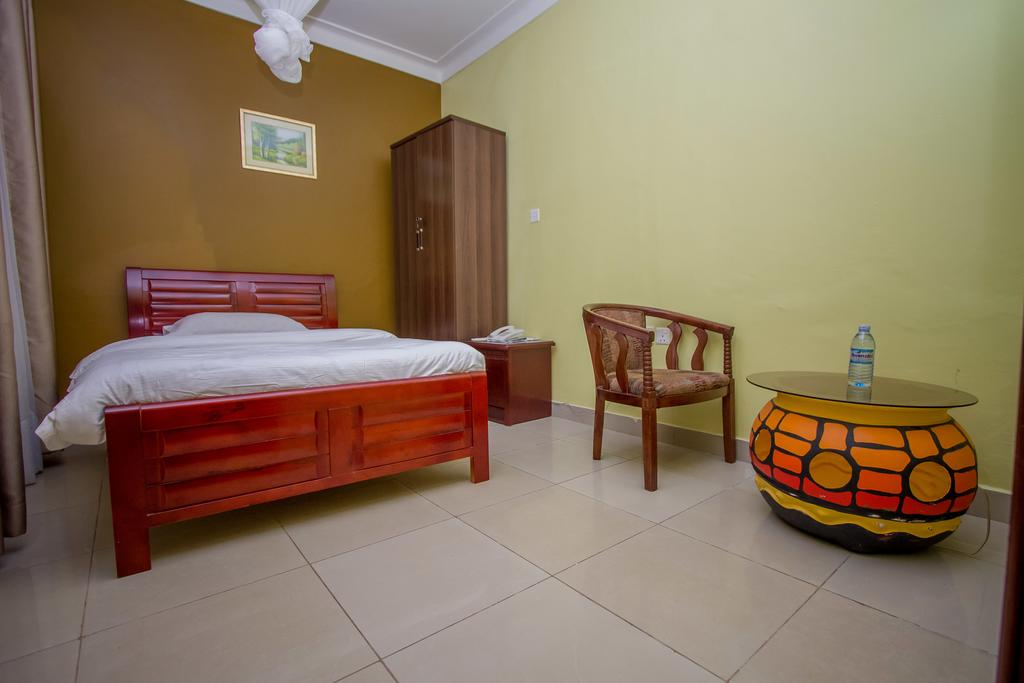 Tuzza Hotel Bushenyi, Top Accommodation, Restaurant, Bed & Breakfast, Bar, Workshops and Conference Venue, Beautiful Gardens for Events: Weddings & Private Parties, Birthday Parties, Resort 3 Star Hotel in Bushenyi Uganda, Ugabox