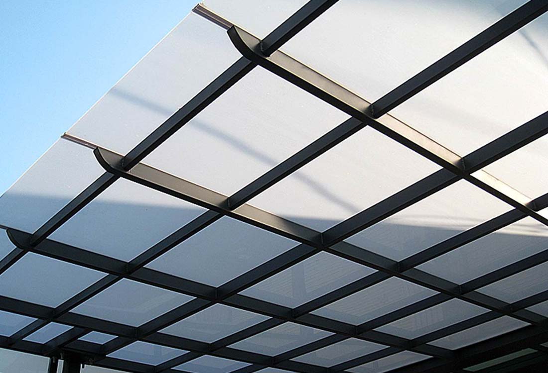 Polycarbonate Roof/Polycarbonate Roof Shade in Kampala Uganda. Glass Roof/House Shade Installation. Other Services: Wood/Sttel/Aluminium Pergola Design and Installation, Aluminium Roofs, Glass Roofs, Aluminium Doors and Windows, Home Interior and Exterior Design, Aluminium Products, Aluminium Construction, Aluminium House, Aluminium Building, Aluminium/Metal/Steel Fabrication in Kampala Uganda, Ugabox