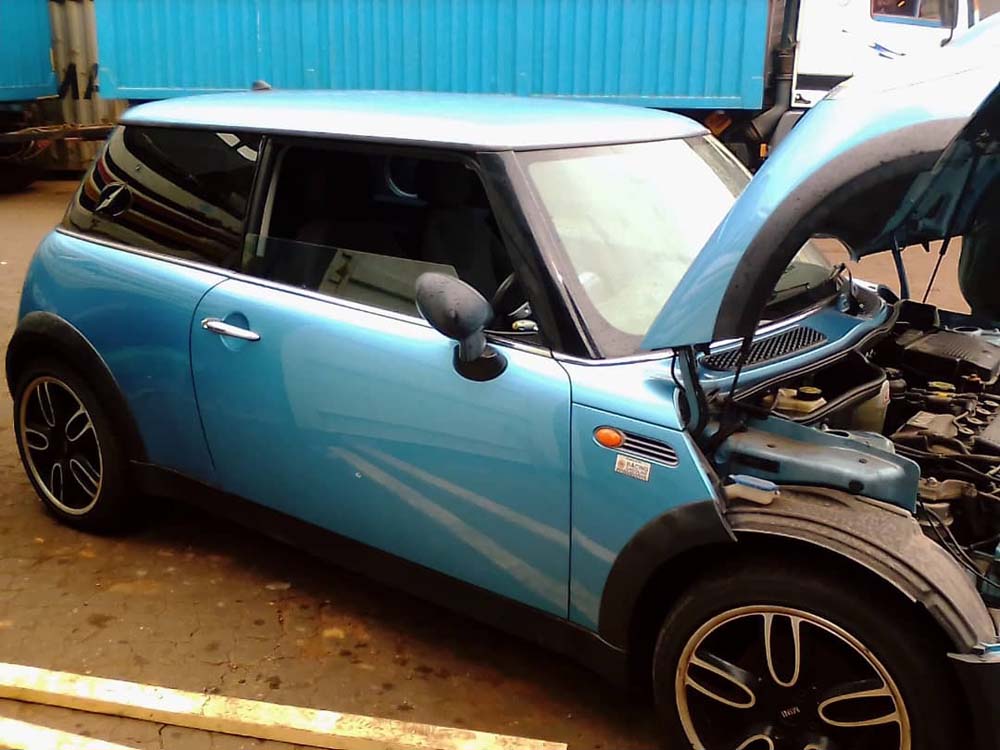 Mini Cooper 2005 Model for Sale in Kampala Uganda, Sale Price: 23,000,000, Second Hand Car, Motor Spare Parts Shop in Kampala Uganda, Ugabox
