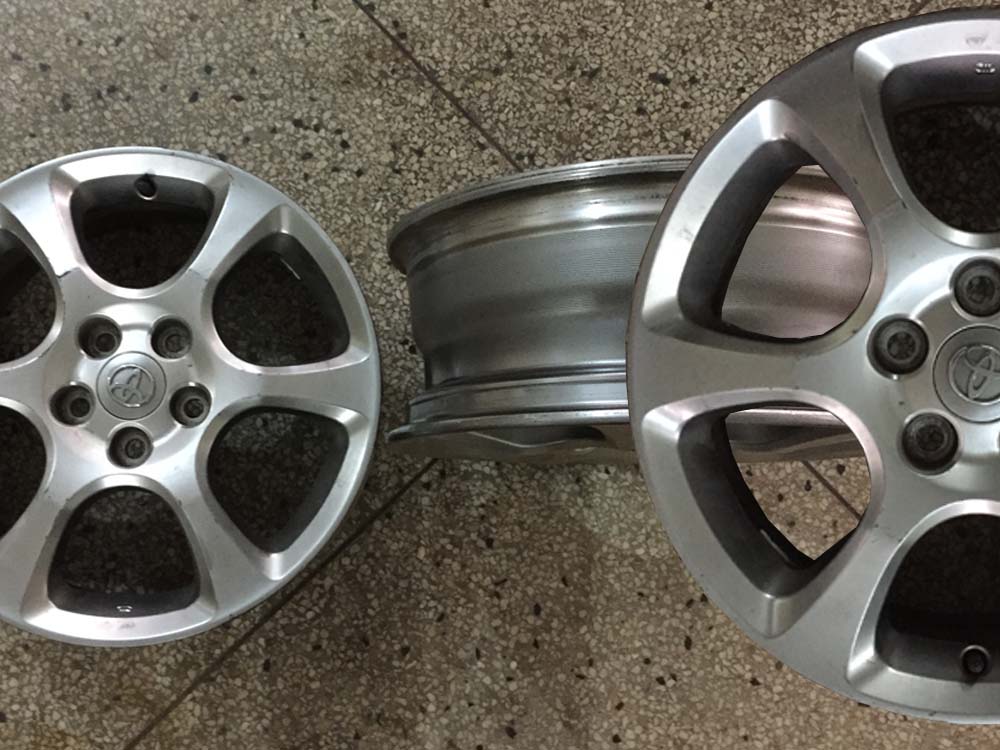 4 Wheel/Rim Size 17 (Landcruiser, Toyota Harrier) 600,000 Ugx, Motor Spare Parts Shop in Kampala Uganda, Ugabox