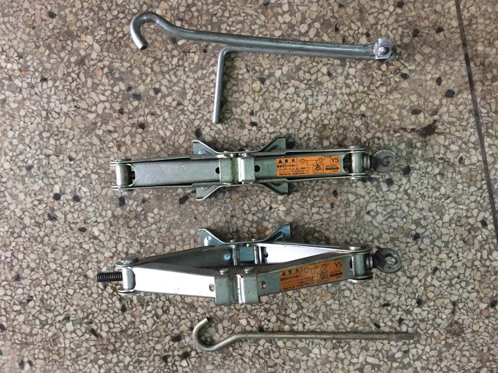 Scissor Lift Jacks (For Garage & Road Side Repairs) 20,000 Ugx, JM Auto Parts Uganda, Motor Spare Parts Shop in Kampala Uganda, Ugabox
