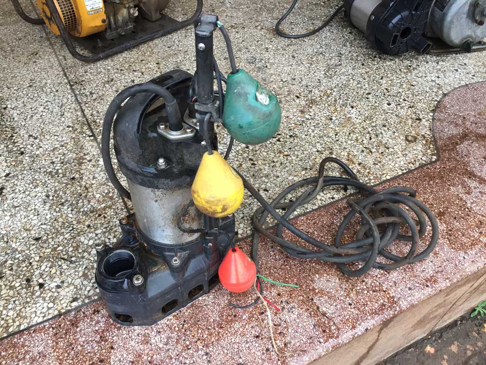 Used Vancs Submersible Pump, Sale Price: Ugx 500,000, JM Auto Parts Uganda, Motor Spare Parts Shop in Kampala Uganda, Ugabox
