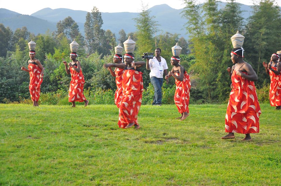 AA Safaris and Tours Uganda, Gorilla Tracking, Chimpanzee Tracking, Mountaineering, White Water Rafting, Wildlife Viewing, Birding, Honeymoon Holidays, Culture & Nature Tours, Primate Safaris, Rwanda & Uganda, East Africa