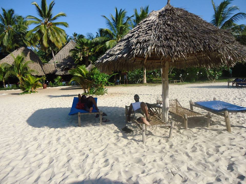 AA Safaris and Tours Uganda, Gorilla Tracking, Chimpanzee Tracking, Mountaineering, White Water Rafting, Wildlife Viewing, Birding, Honeymoon Holidays, Culture & Nature Tours, Primate Safaris, Rwanda & Uganda, East Africa