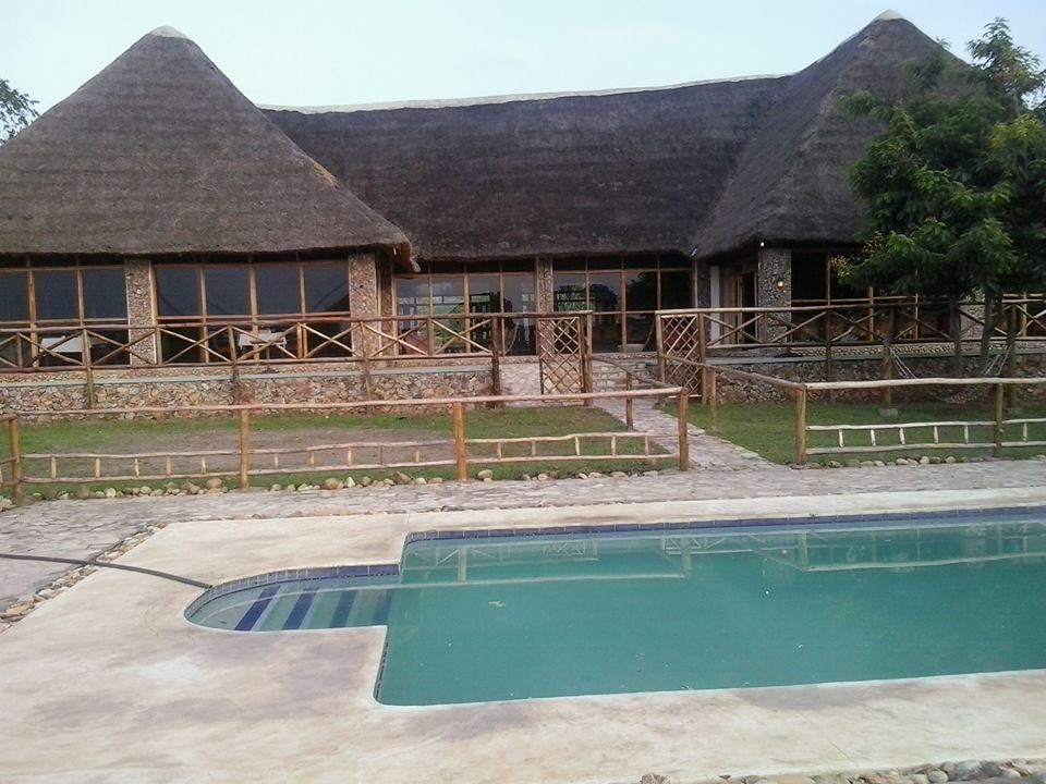 Acacia safaris, Tours & Travel Uganda, Gorilla Tracking, Chimpanzee Tracking, Mountaineering, White Water Rafting, Wildlife Viewing, Birding, Honeymoon, Cultural & Nature Tours, Primate Safaris, East Africa