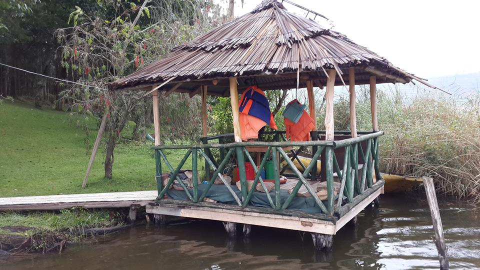 Acacia safaris, Tours & Travel Uganda, Gorilla Tracking, Chimpanzee Tracking, Mountaineering, White Water Rafting, Wildlife Viewing, Birding, Honeymoon, Cultural & Nature Tours, Primate Safaris, East Africa