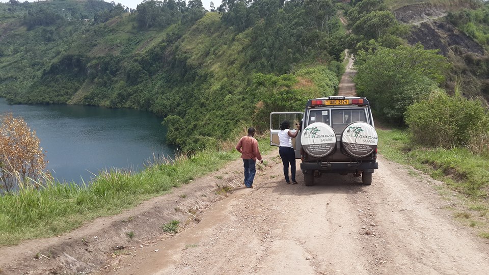 Acacia safaris, Tours & Travel Uganda, Gorilla Tracking, Chimpanzee Tracking, Mountaineering, White Water Rafting, Wildlife Viewing, Birding, Honeymoon, Cultural & Nature Tours, Primate Safaris, East Africa