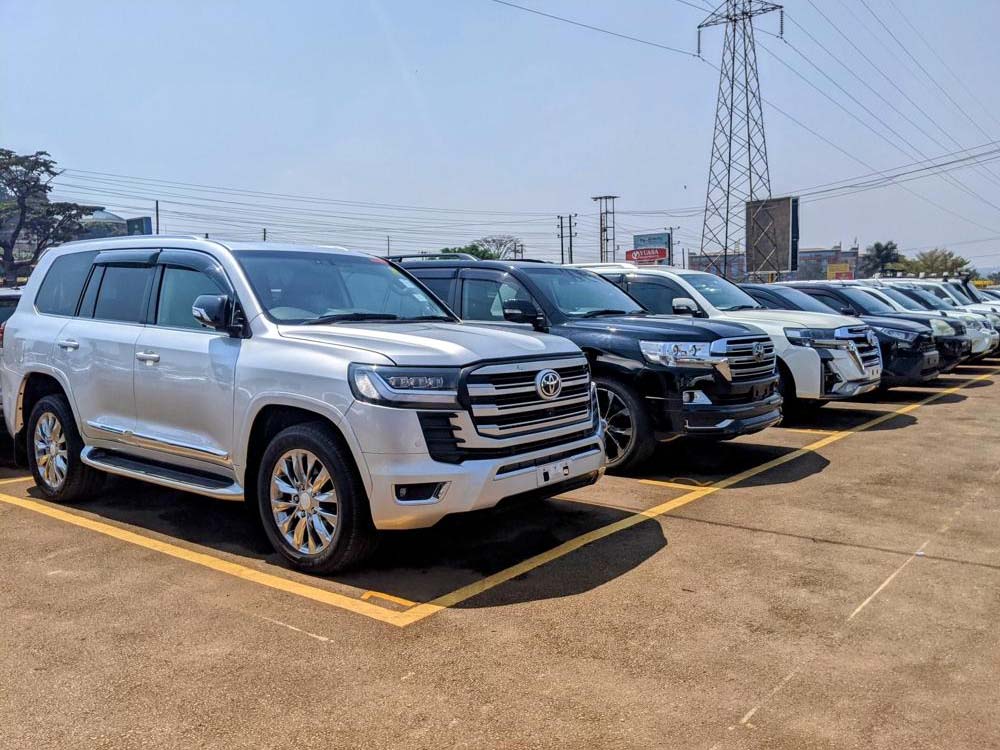 Car bonds in Kampala Uganda. In Uganda, a car bond refers to a car dealership that stores imported vehicles. Car financing: cash payment, bank credit, methods of car payment; down payment, loan repayment, ownership by full payment and clearing all necessary taxes and duties with the Uganda Revenue Authority (URA). Leading car bonds in Kampala Uganda. | Ugabox.com
