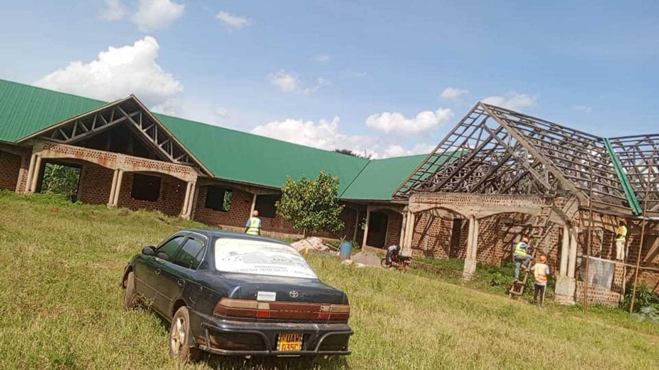 Macoi Roofings Kampala Uganda, Professional and Expert Structural Roofers/House Roofers in Uganda. Wood, Steel & Metal Roofing Works, Residential Roofing, Industrial And Commercial Space Roofing, Roofing Contractors, Roof Construction, Roof Repairs, Technical Roofing in Uganda. Ugabox