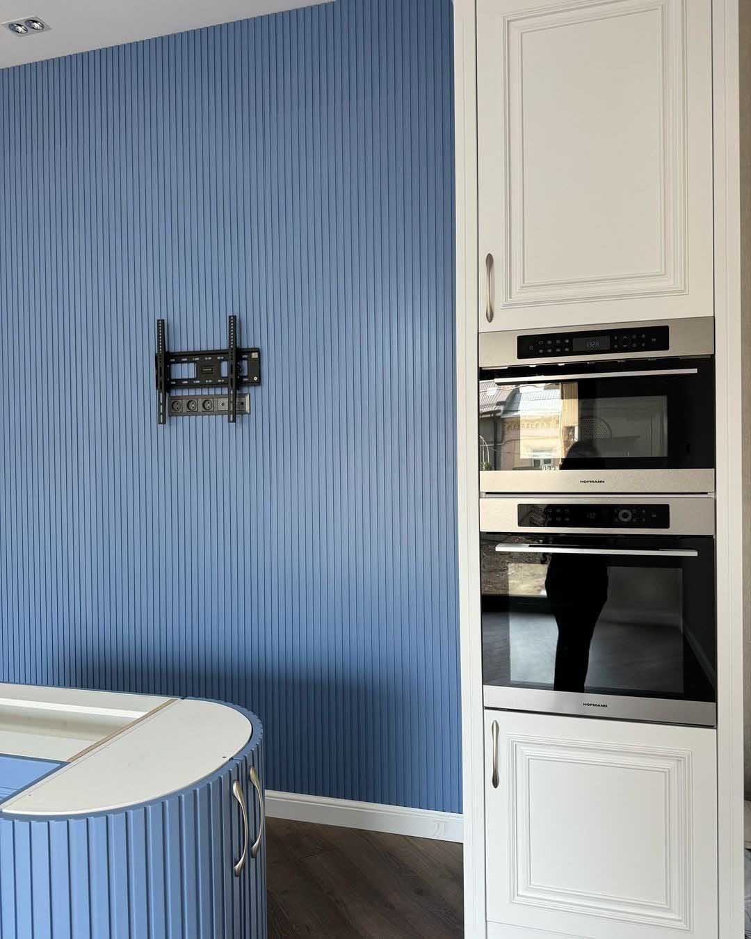 Kitchen cabinets design in Kampala Uganda. Wood cabinets installation. Trust Interiors Uganda. Leading interior design company in Uganda. Services: Interior design services, installation services, manufacturing of modern stylish furniture products in Uganda, East Africa. ugabox.com