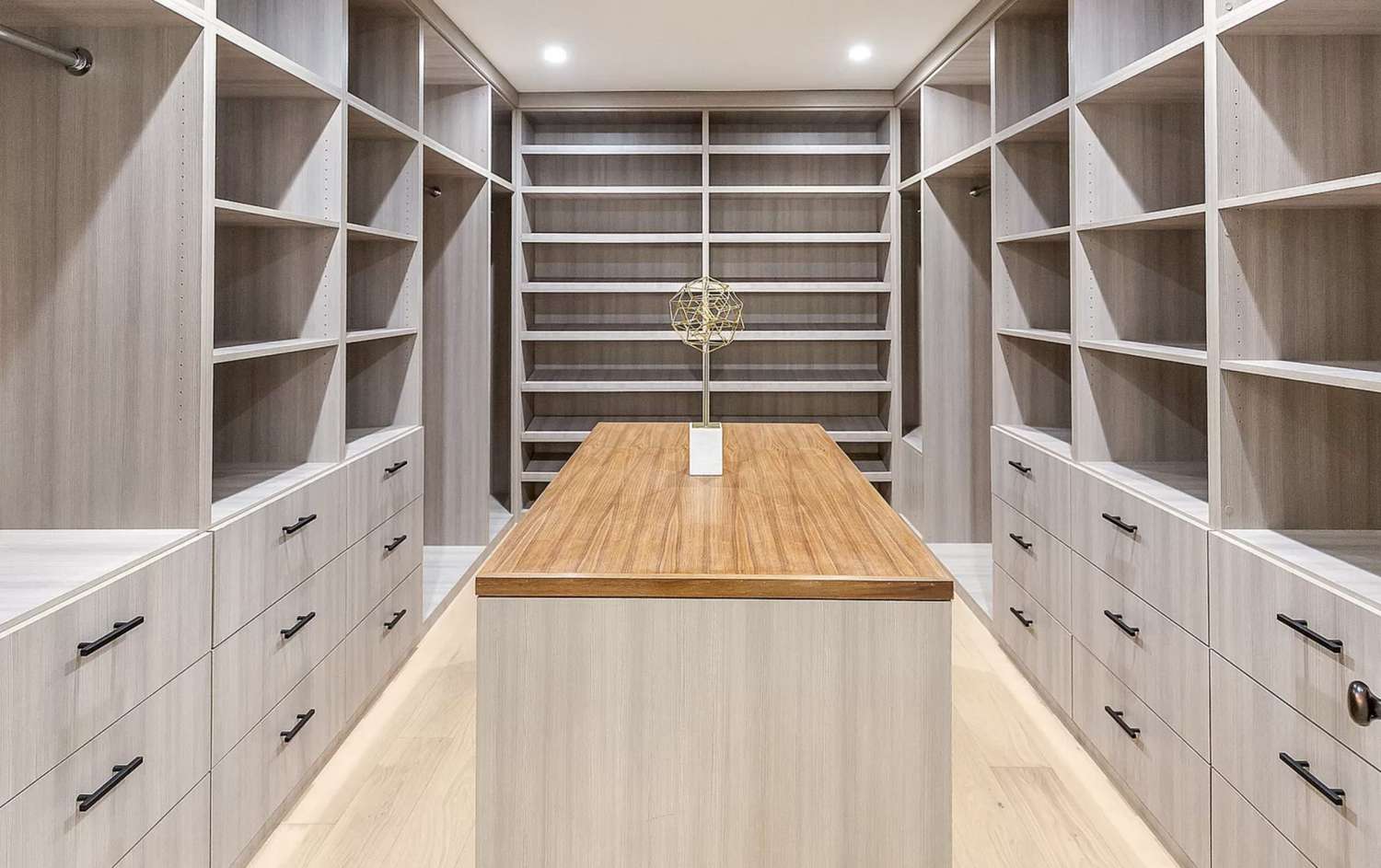 Walk in closets in Kampala Uganda. Stylish modern walk in closets installation in Uganda. Trust Interiors Uganda. Leading interior design company in Uganda. Services: Interior design services, installation services, manufacturing of modern stylish furniture products in Uganda, East Africa. ugabox.com