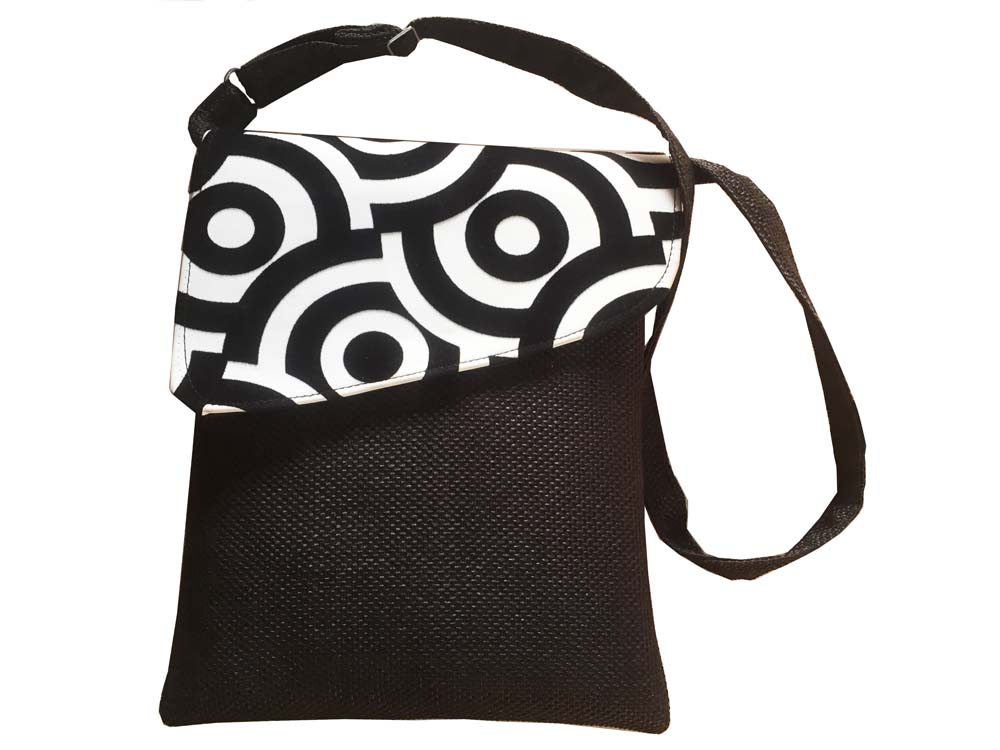 African Bags for Sale Uganda, Art and Crafts Uganda, Basemera Art & Crafts Shop Kampala Uganda, Buganda Road Craft Village