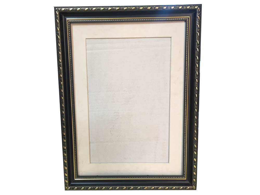 Photo Frames for Sale Kampala Uganda, Home Decor Uganda, Display Photo Frames, Photography, Photo Frame Wall Hanging, Art and Crafts, Photography Shop Kampala Uganda, Ugabox