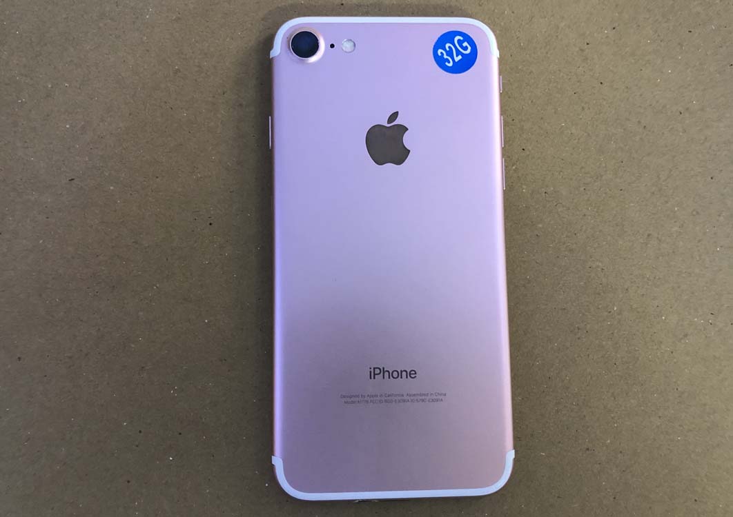 Apple iPhone 7 32GB 2GB RAM for Sale in Kampala Uganda, Price Ugx: 580,000 Shs, Used Cheap Smart phones in Good Condition in Uganda, Second Hand Mobile Phones in Kampala Uganda, Ugabox 